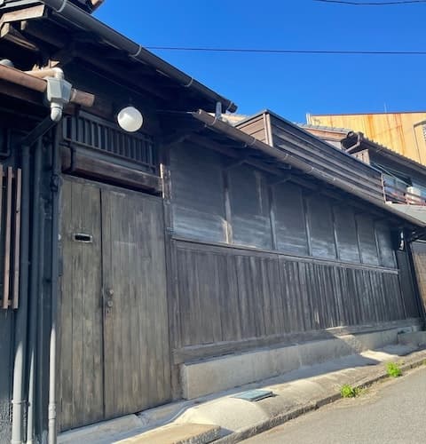 古民家リノベーション一軒家。1グループ貸切。 ^