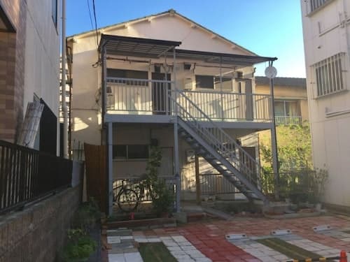 都バス停徒歩１分以内、１棟４室アパート　Ｄ－ｐｄａｌ　Ｉｎｎ　２Ｆ　＾