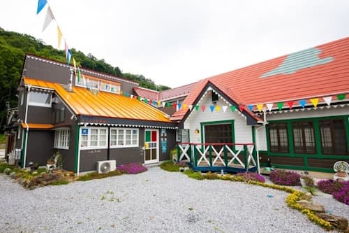 アメリカンハウスー野上　大人も子供も走り回れる施設　＾