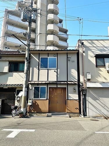 天王寺駅近く/なんば電車4分/最寄り駅徒歩3分の好立地! 移動が便利/最大9名/高速無線WIF/民泊