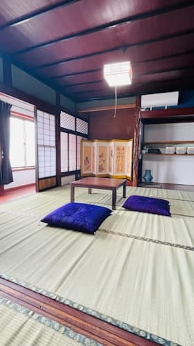 夕日が海に沈む宿　まひるのつき　＾