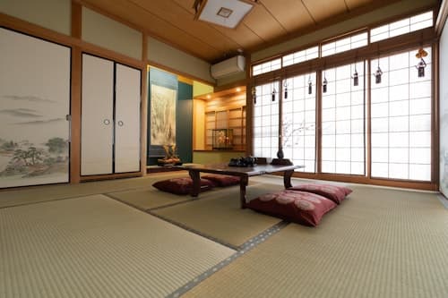 パーティー可能なんば心斎橋１駅、トイレバスルーム２つ、通天閣近く、セルフチェックイン、駅近い／民泊