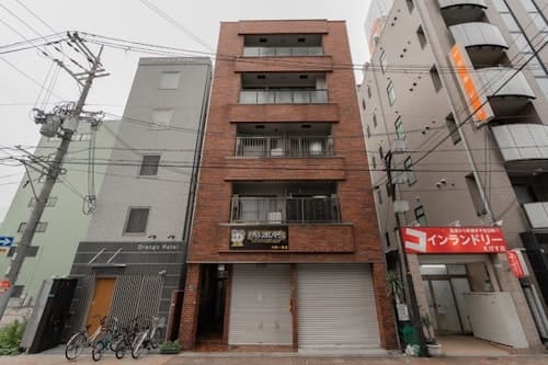 ４０１大人数可能。難波まで１駅、通天閣はすぐ。黒門市場、動物園、スパワールまで徒歩可能／民泊