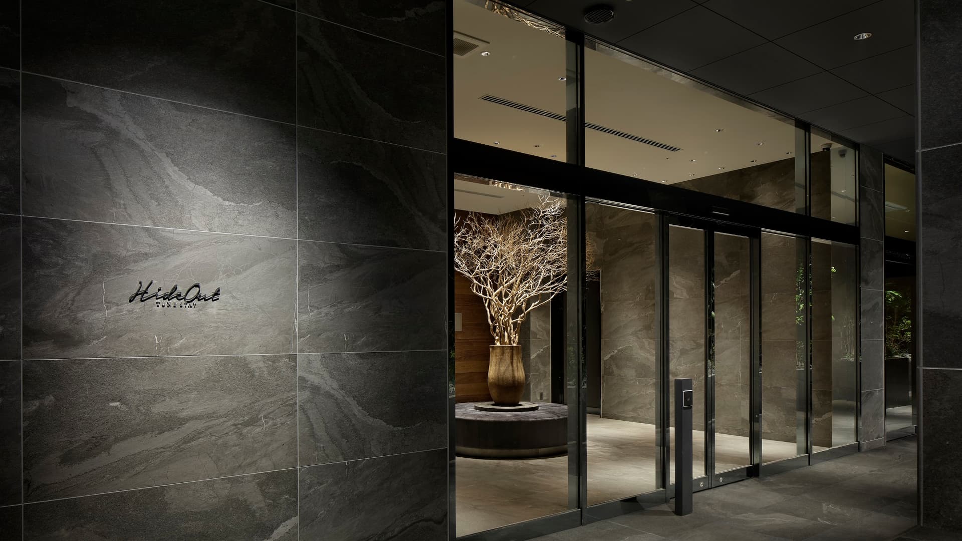 ＨＩＤＥＯＵＴ