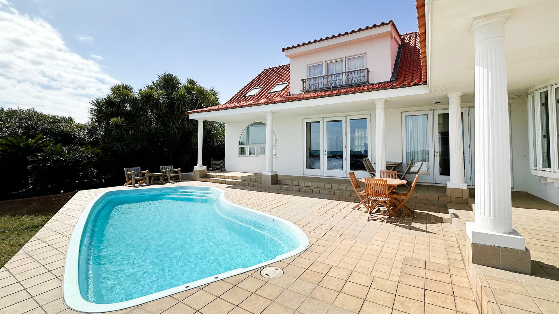 Ｂｅａｃｈ　Ｒｅｓｏｒｔ　〜ＣＨＩＫＵＲＡ〜