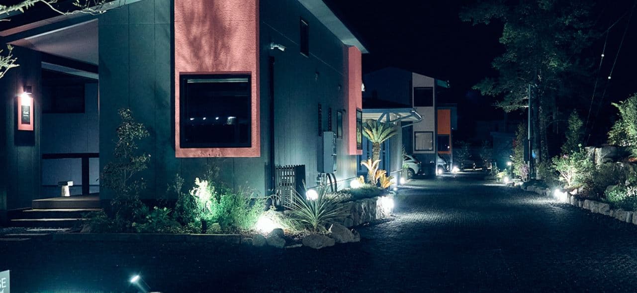 ＴＨＥ　ＲＯＳＥ　ＶＩＬＬＡＧＥ