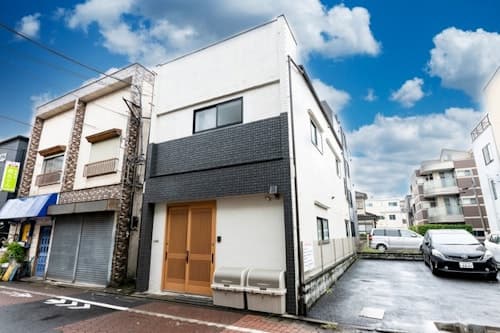 綾瀬駅２分／フルリノベーション済／大人数＆家族での滞在に最適な和モダンリビングの宿　＾