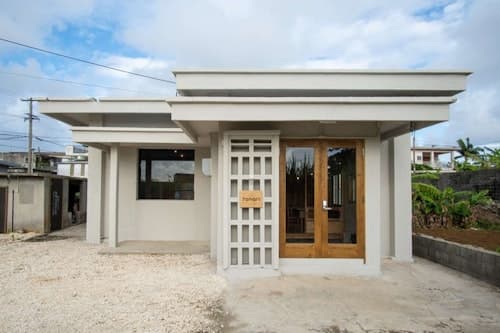 ｔｏｎａｒｉ　｜イラブ、きび畑の宿　＾