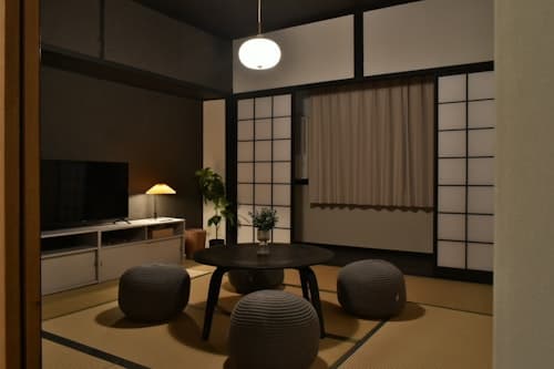 岡田ビル４Ｆ／民泊