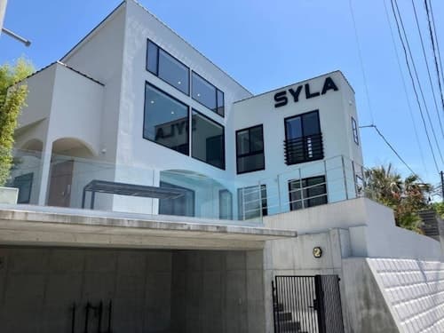 Ｓｙｌａ　Ｈｏｔｅｌ　ＺＵＳＨＩ－ＨＡＹＡＭＡ　ＴＨＥ　Ｐｏｏｌ　Ｖｉｌｌａ／民泊