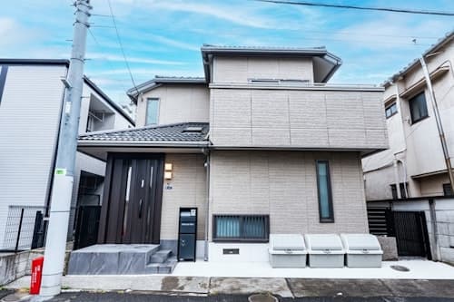 高級戸建貸切／１３７ｍ２／西巣鴨駅徒歩７分／６寝室可／家族滞在／２０名収容　＾