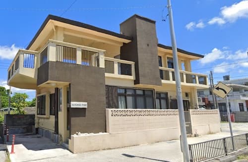 ＡＬＢＥＲＧＯ　ＰＩＮＯ　恩納　－ＯＮＮＡ－　＾