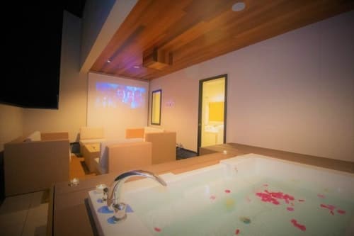 １棟貸し（駐車３台可）　｜　自転車レンタル可　｜　嵐山までサイクリング！貸し切りヴィラ　＾