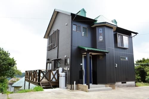 源泉かけ流し温泉付き別荘　広々テラスで開放感　高級ベッドで快適安眠／民泊