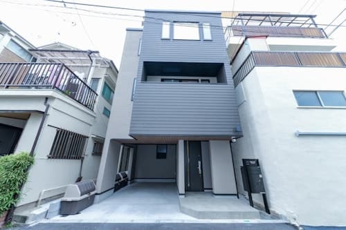 新築１棟貸切／広々９２平米４ＬＤＫ／家族滞在／観光に便利／スカイツリー７分・浅草１０分／１４名収　＾