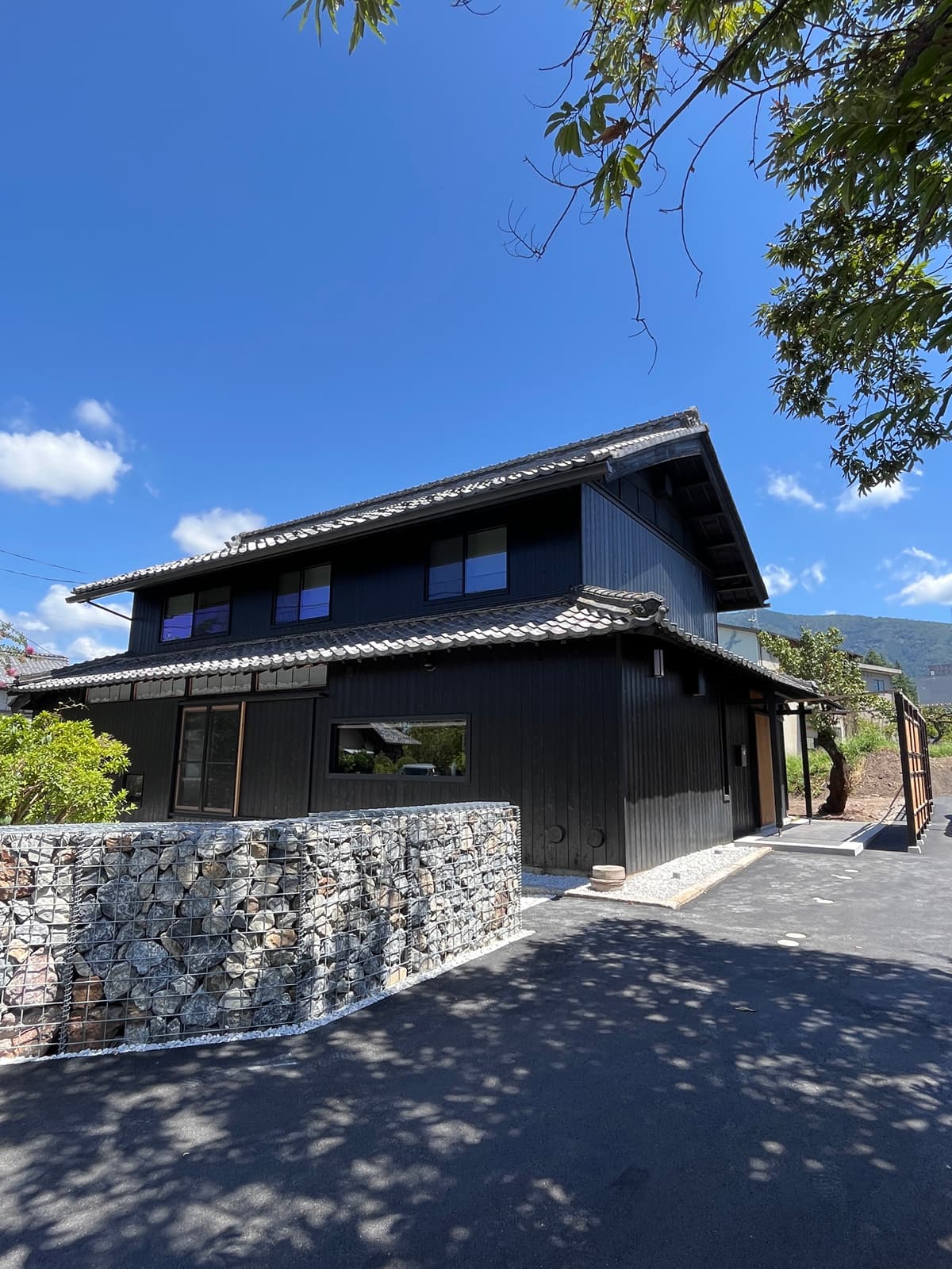 伊吹山麓多目的古民家　春テラス