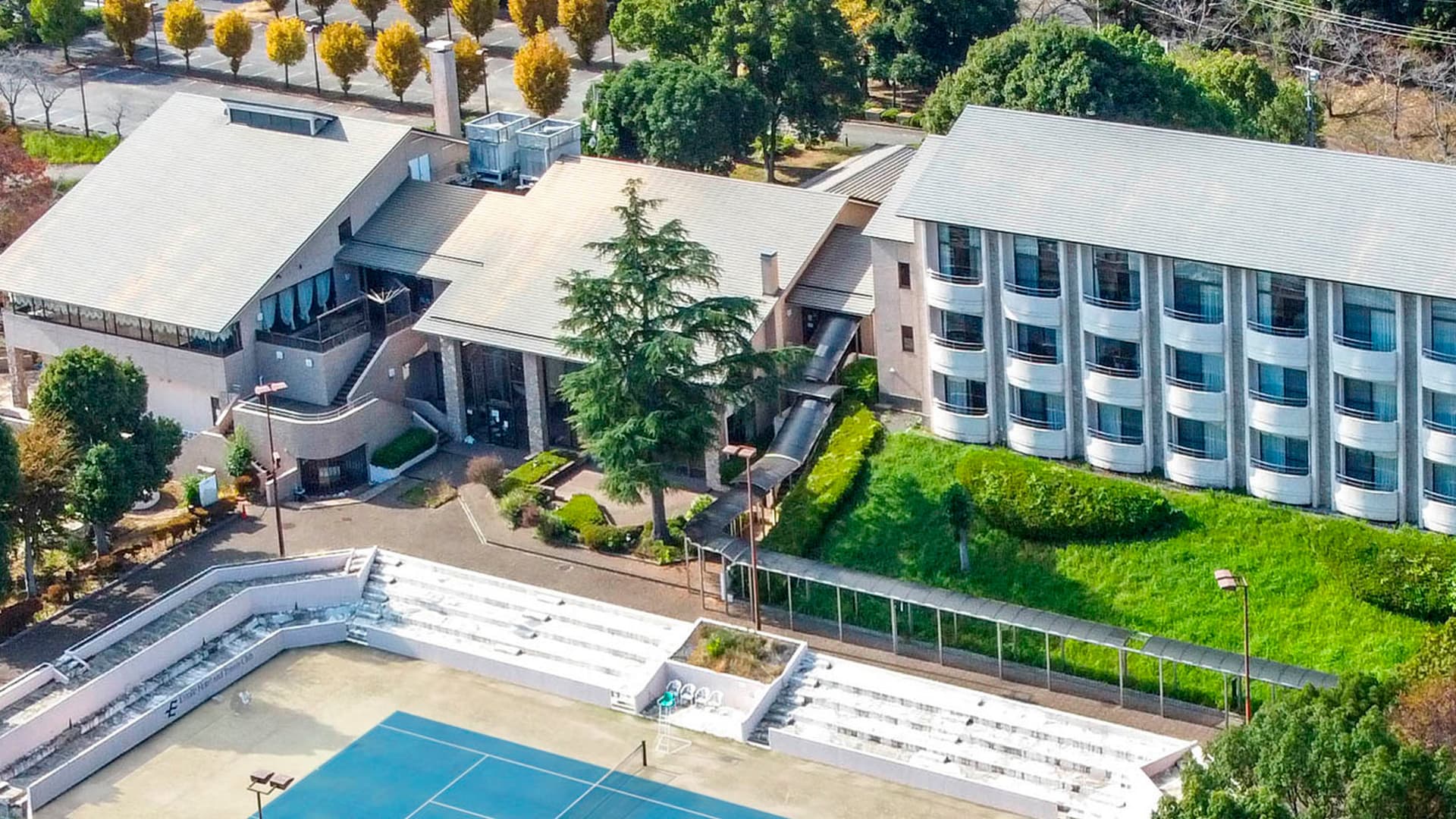 ＵＥ　ＧＡＲＤＥＮ　ＲＥＳＯＲＴ