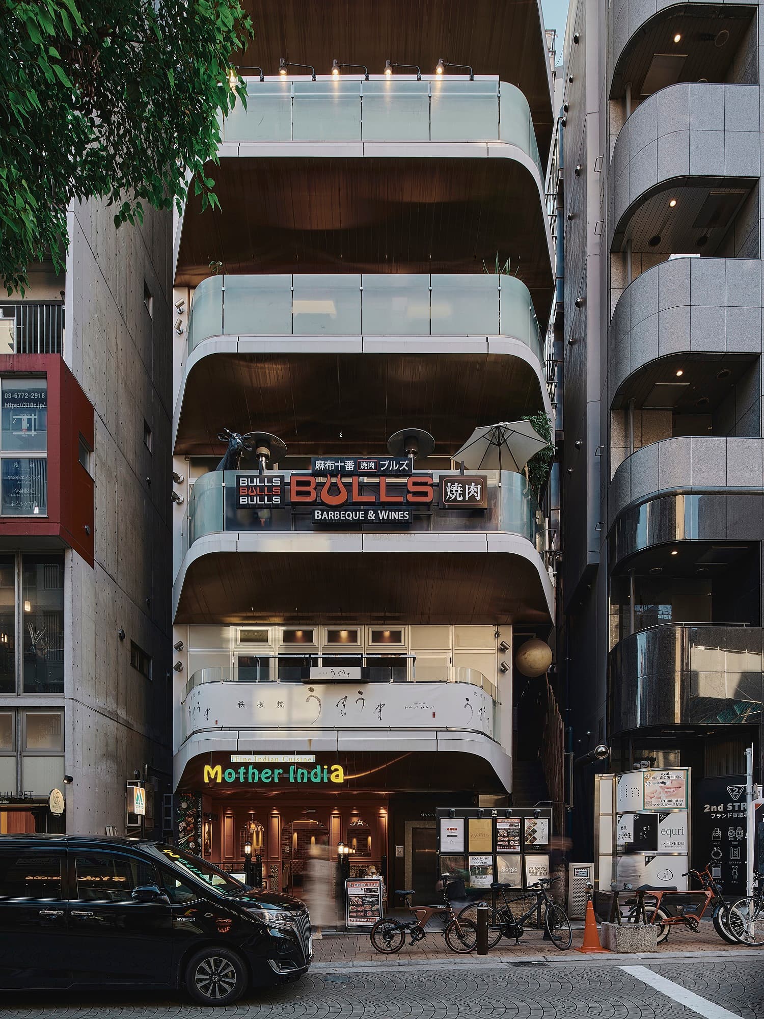 ｉｌｌｉ　Ｇｒａｎ　Ａｚａｂｕｊｕｂａｎ