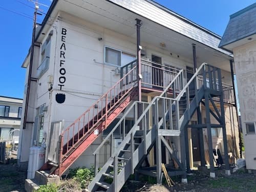 ＢＥＡＲ　ＦＯＯＴ　ａｐａｒｔｍｅｎｔ　〜７名のアーティストインレジデンス〜／民泊