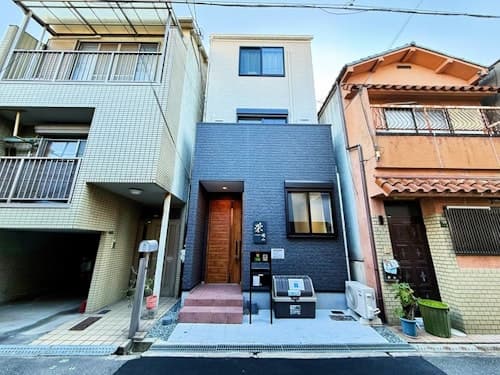 栄・晴山 バスルーム3つ超レア贅沢な一軒家、最大17名様利用可能、アクセス良好/民泊