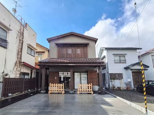 Ａ－ＵＮ　ＩＮＮ　＾