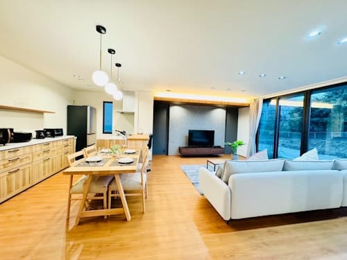 Ａｋｉｋａｗａ　Ｋｏｓｈｉ　９　ＴＳＭＣ１５分　鉄骨１棟貸切戸建／民泊