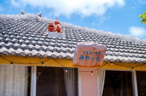 ２０２３年オープン！島人夫婦が営む、一棟貸し古民家ゲストハウス　｜　ゲストハウスみやっち　＾