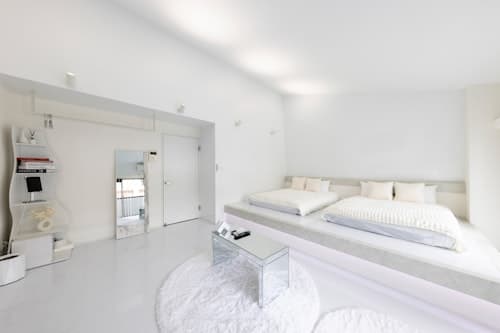 「ＡＭＰ　ＦＬＡＴ　Ｄａｉｍｙｏ｜最大４名・福岡中心エリア」　＾