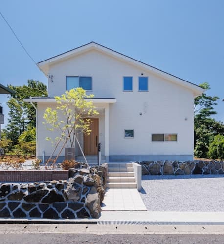 城ケ崎海岸と伊豆高原の間　Ｎｅｗ　Ｖｉｌｌａ　Ｎａｔｕｒａｌ　Ｑ．　＾