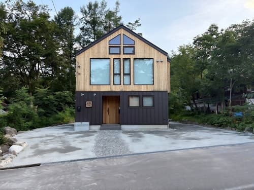 【２０２４年築】白馬中心地まで徒歩１５分、１棟貸しのプライベート空間　＾