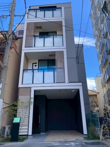 2フロア貸切/USJ激近/西九条駅3分/キッチン付新築/最大8名/LN2/民泊