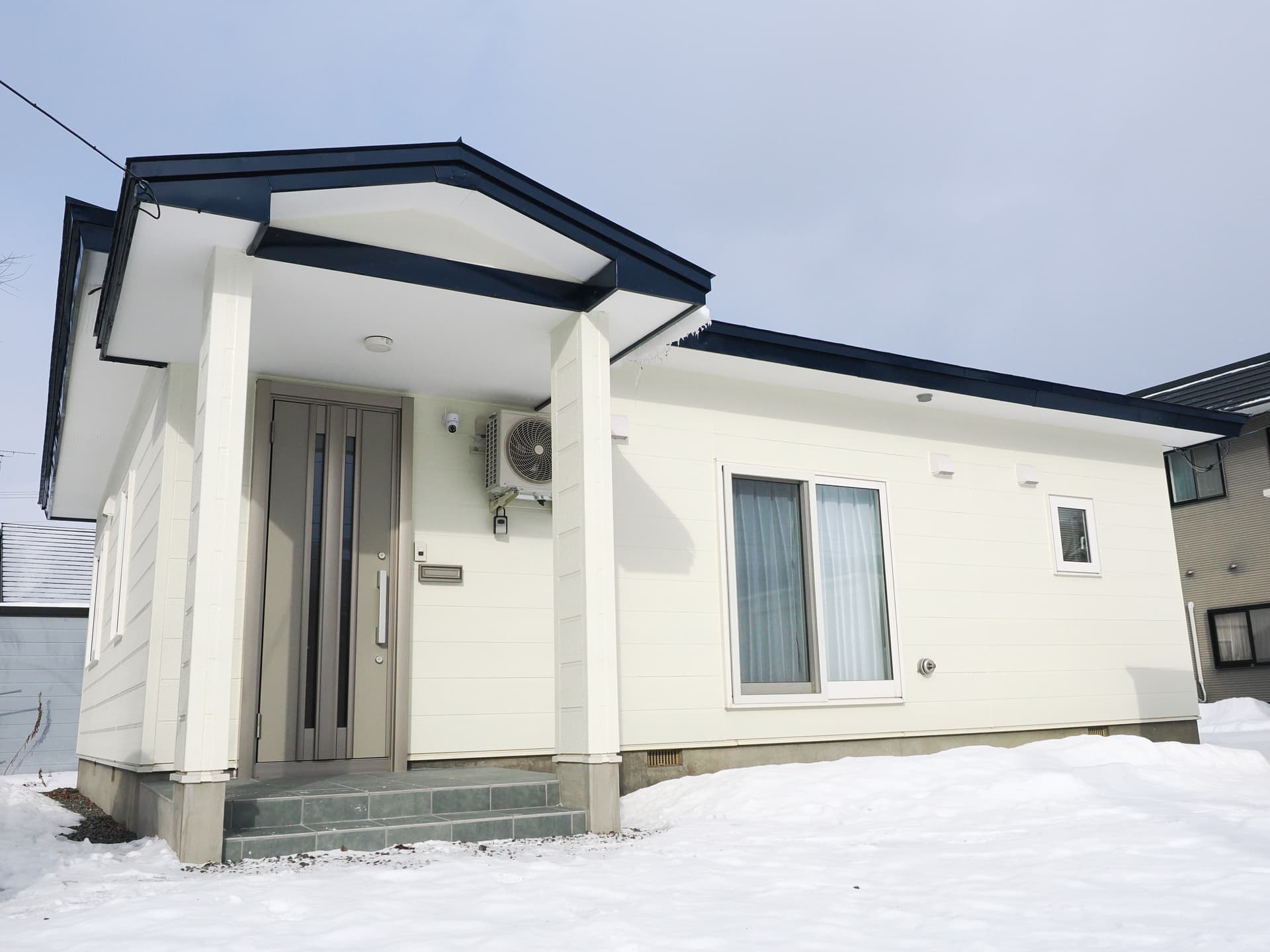 ｎｏｉｅ　ｈｉｄａｋａ　ノイエヒダカ