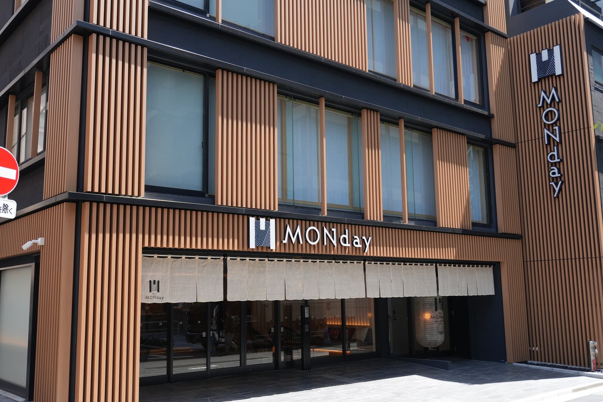 Ｐｒｅｍｉｕｍ　Ａｐａｒｔ　ＭＯＮｄａｙ　銀座ＥＡＳＴ