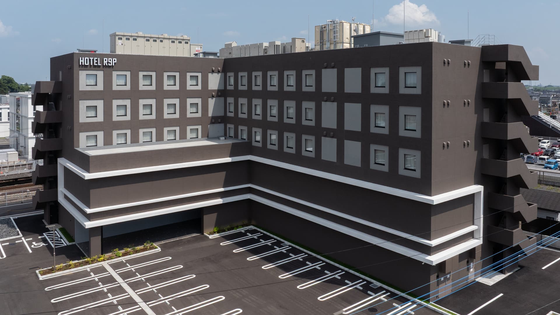 ＨＯＴＥＬ　Ｒ９　Ｐｒｅｍｉｕｍ　川俣駅前