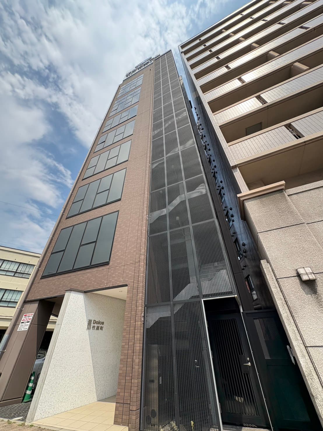 Ｎｅｉｇｈｂｏｒ＇ｓ　Ｐｅｎｔｈｏｕｓｅ　竹屋