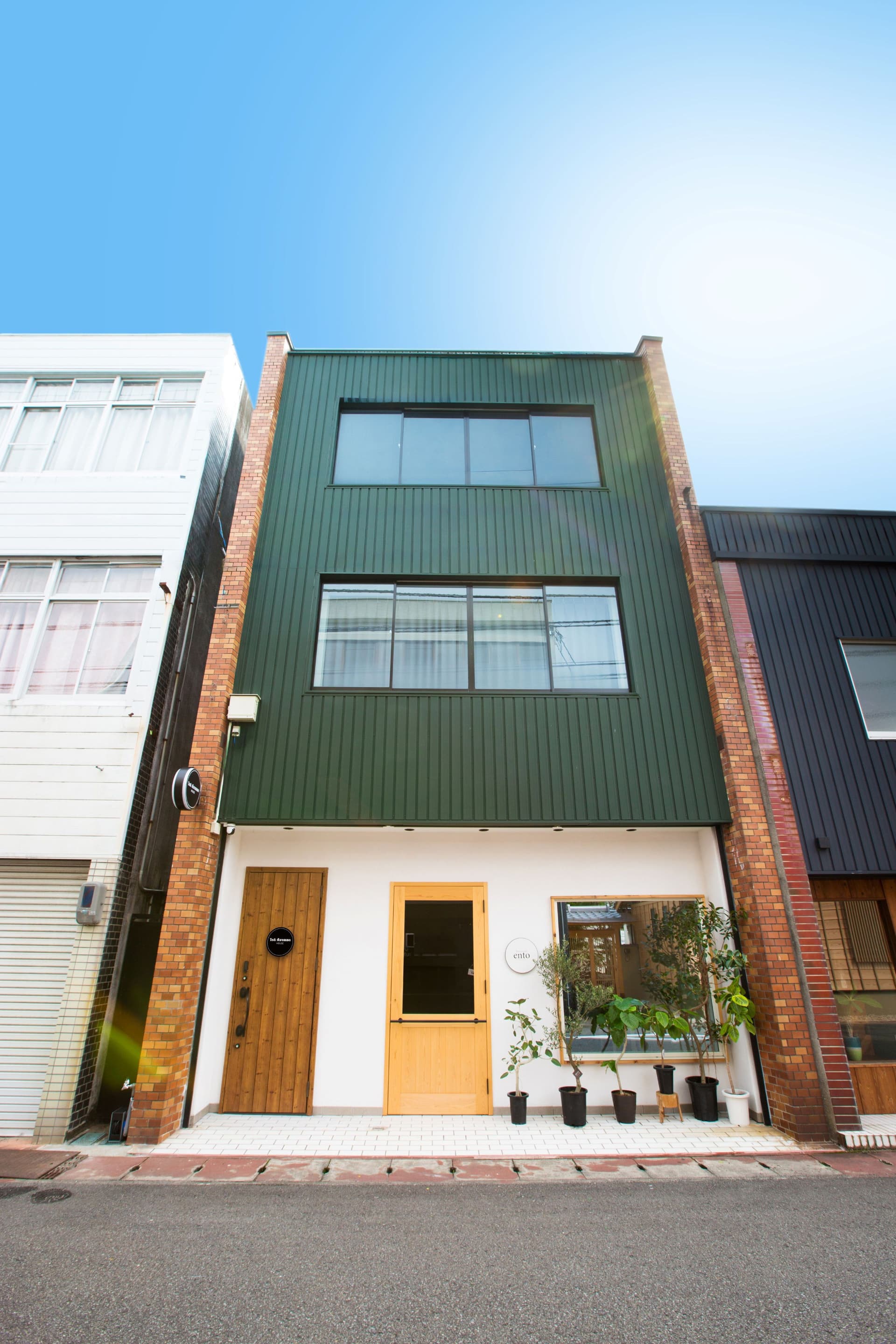 ファーストアベニューハウス