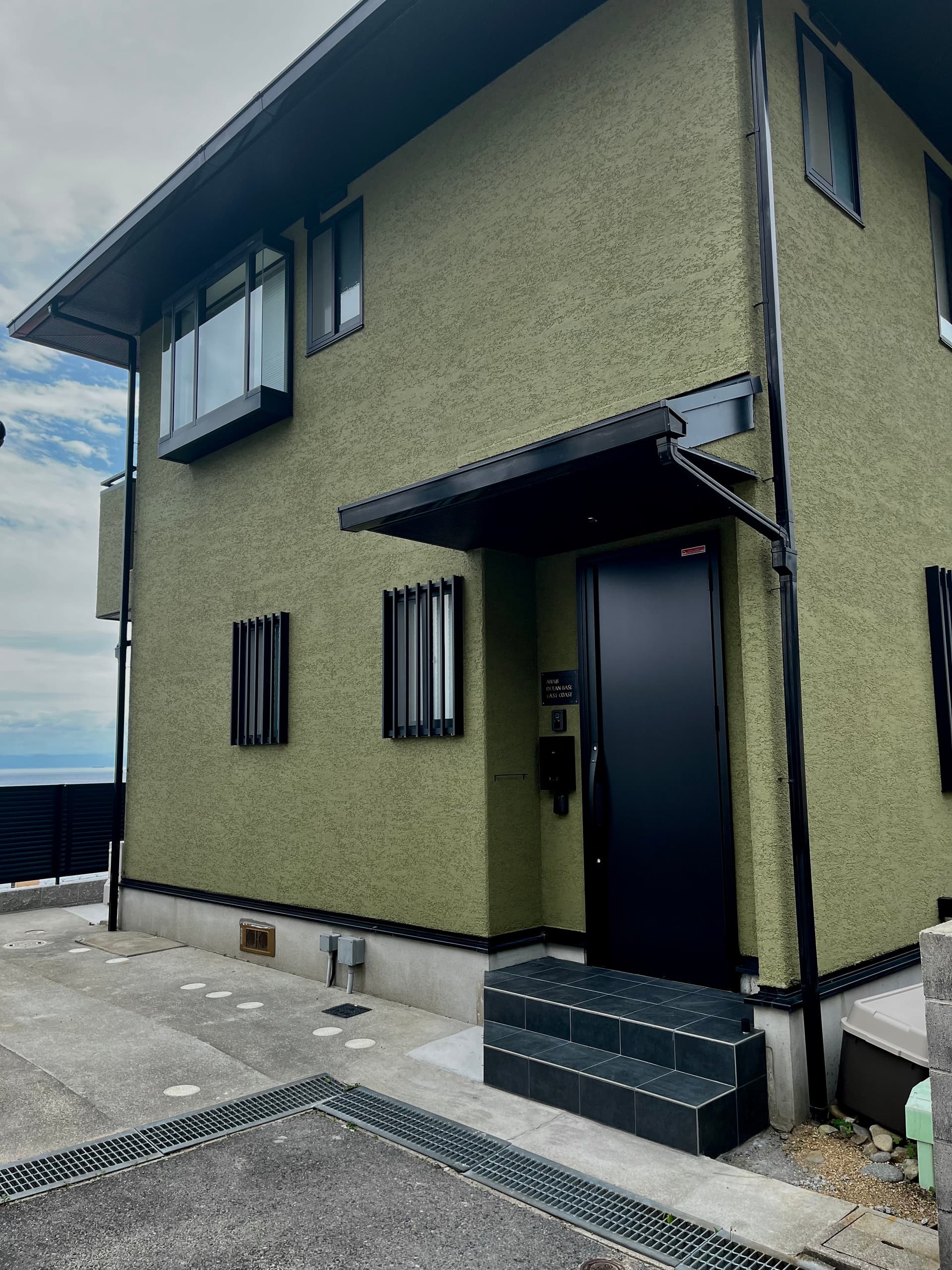 ＡＷＡＪＩ　ＯＣＥＡＮ　ＢＡＳＥ　ＥＡＳＴ　ＣＯＡＳＴ