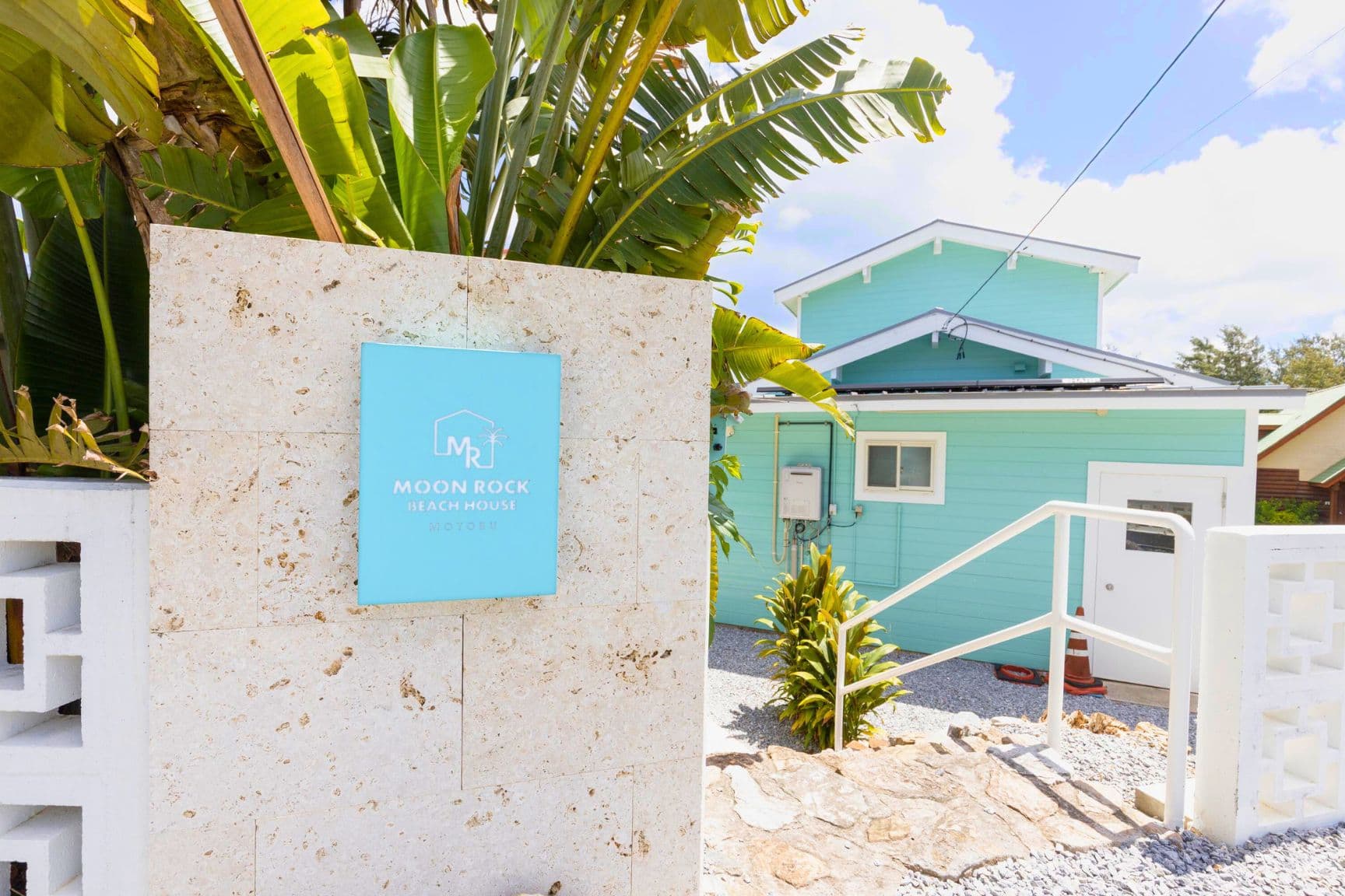 ＭＯＯＮ　ＲＯＣＫ　ＢＥＡＣＨ　ＨＯＵＳＥ　ＭＯＴＯＢＵ