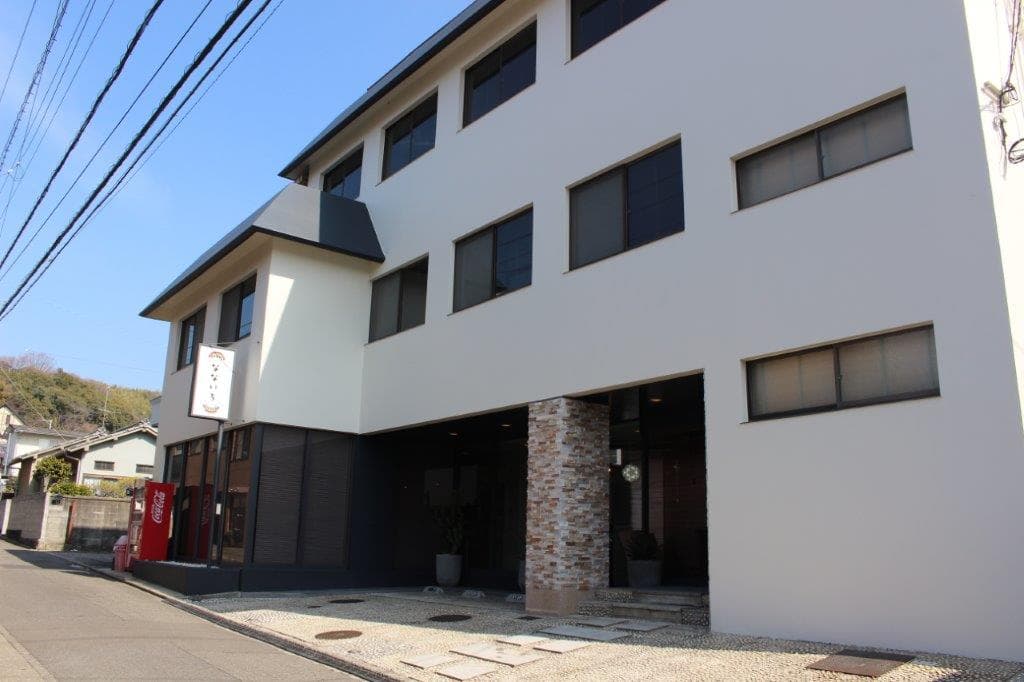 ゲストハウスなないろ