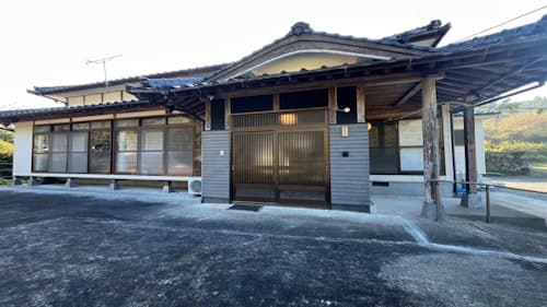 山里に佇む一棟貸宿 竹之内ハウス ^