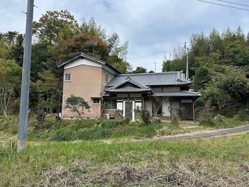 都心から車で１時間。水のせせらぎが聞こえる里山の一棟貸し別荘／民泊