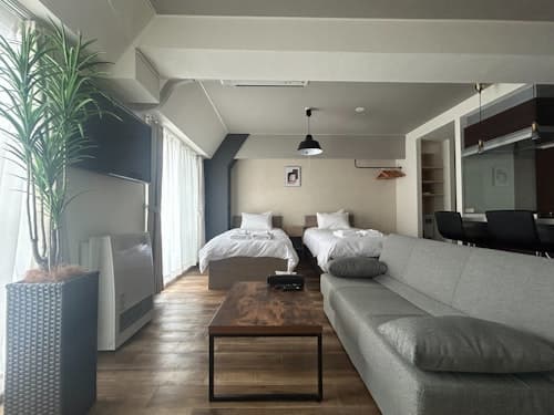 ＴＯＷＮ　ＲＯＹＡＬ　７０１／民泊