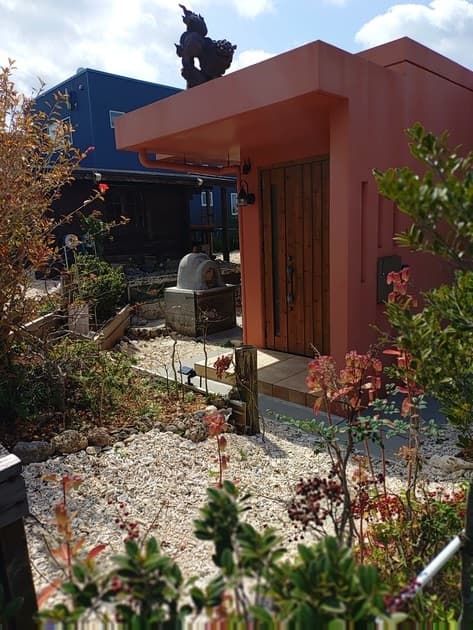 平屋一戸建 Garra rufaシーサー ^