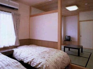 ラ・ファミーユ中角 2