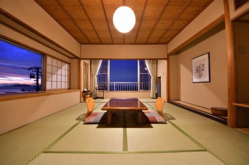 磯料理・旅館　やまに 2