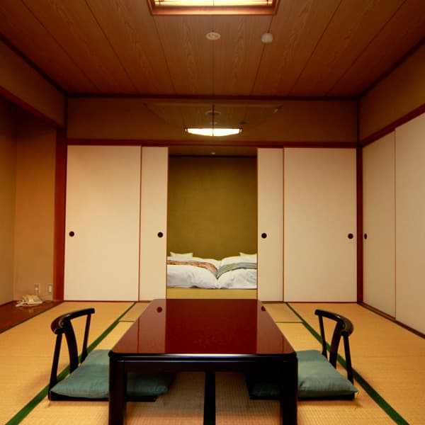 彩る季の庭　薬王館 2