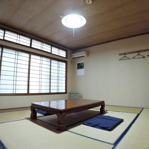 割烹旅館　庭山 2