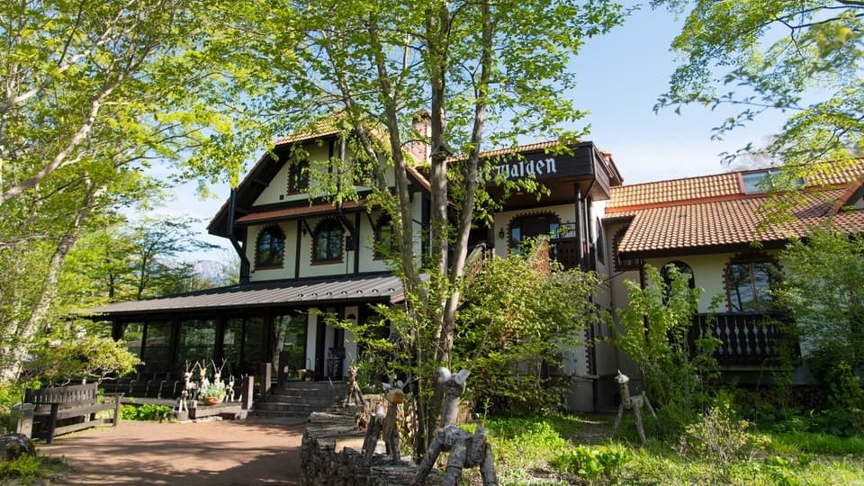 ホテル ハット・ウォールデン