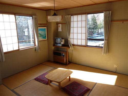 王子ペンション　苗場 2