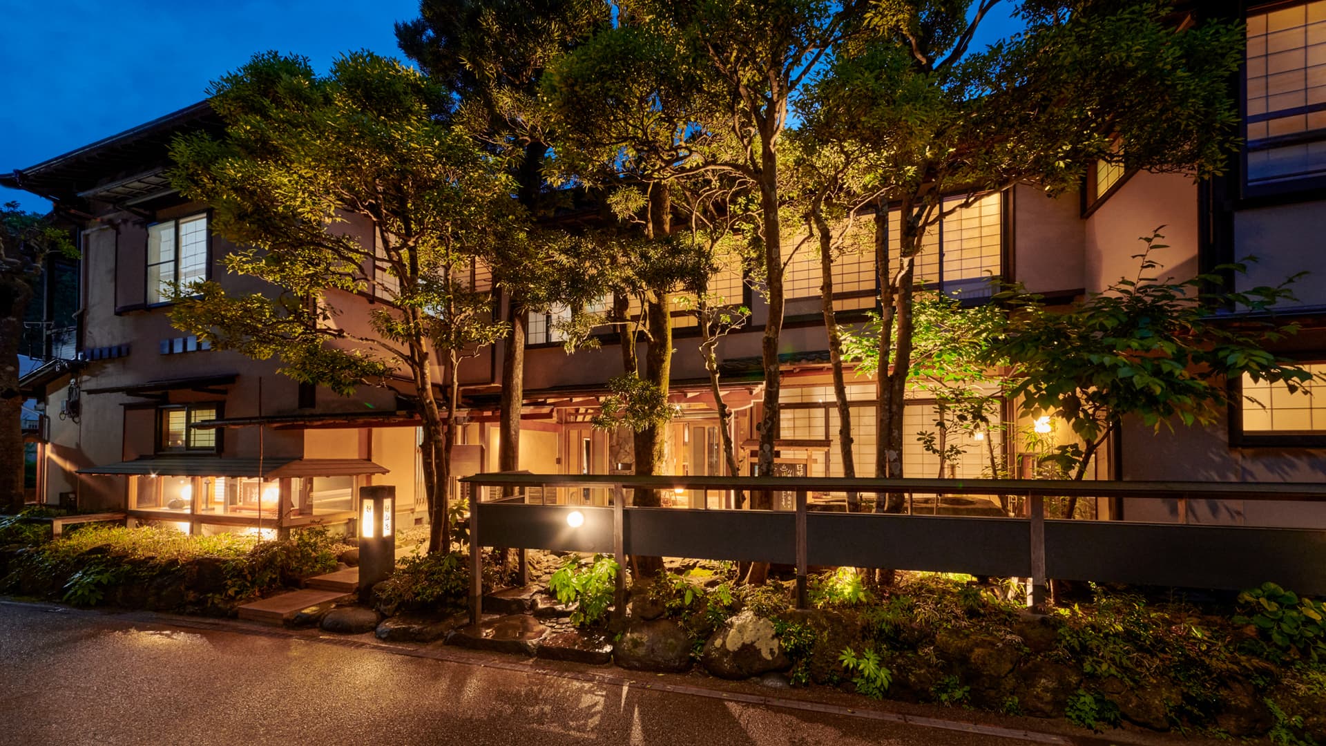 修善寺温泉　ＡＫＡＲＩ　ｅｔ　ＫＡＯＲＩ（アカリ　エ　カオリ）